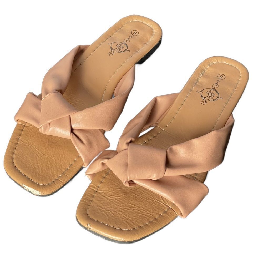 Sole Mates Pale Pink Knotted Slip On Flats with Square Toe (Size: 8)